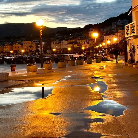 Studio Neven With Sea View アパート バスカ