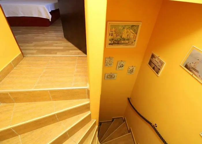 Apartment Neven With Sea View