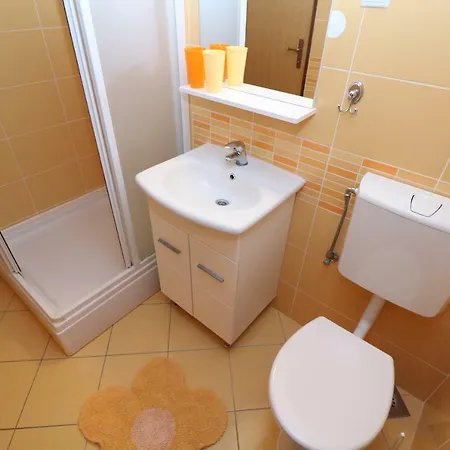 Studio Neven With Sea View Apartamento